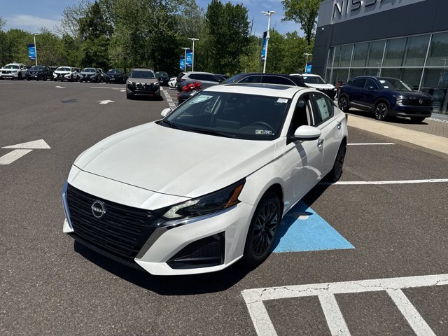 2025 Nissan Altima SV photo 3