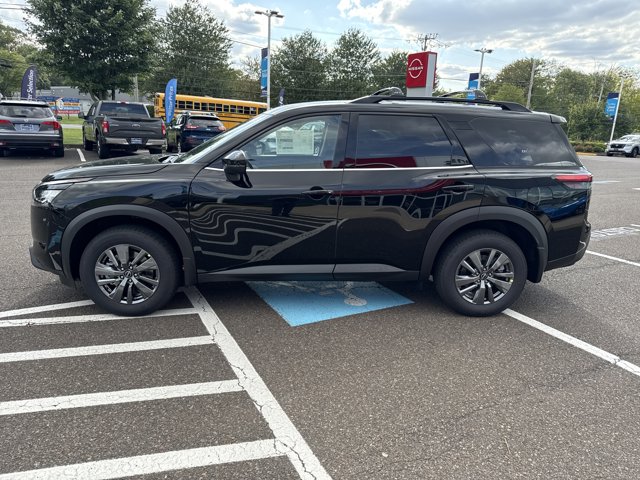 2025 Nissan Pathfinder SV photo 4