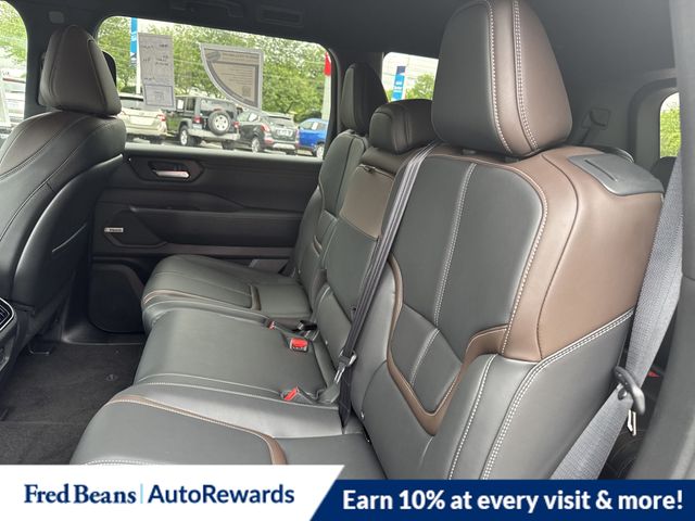 2025 Nissan Armada SL - Photo 17