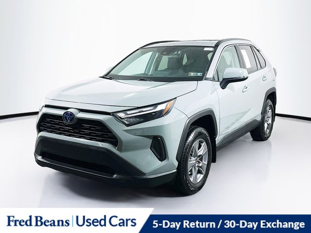 2022 Toyota RAV4 Hybrid XLE photo 2