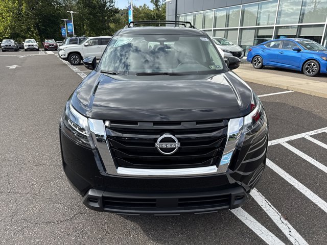 2025 Nissan Pathfinder SV photo 2