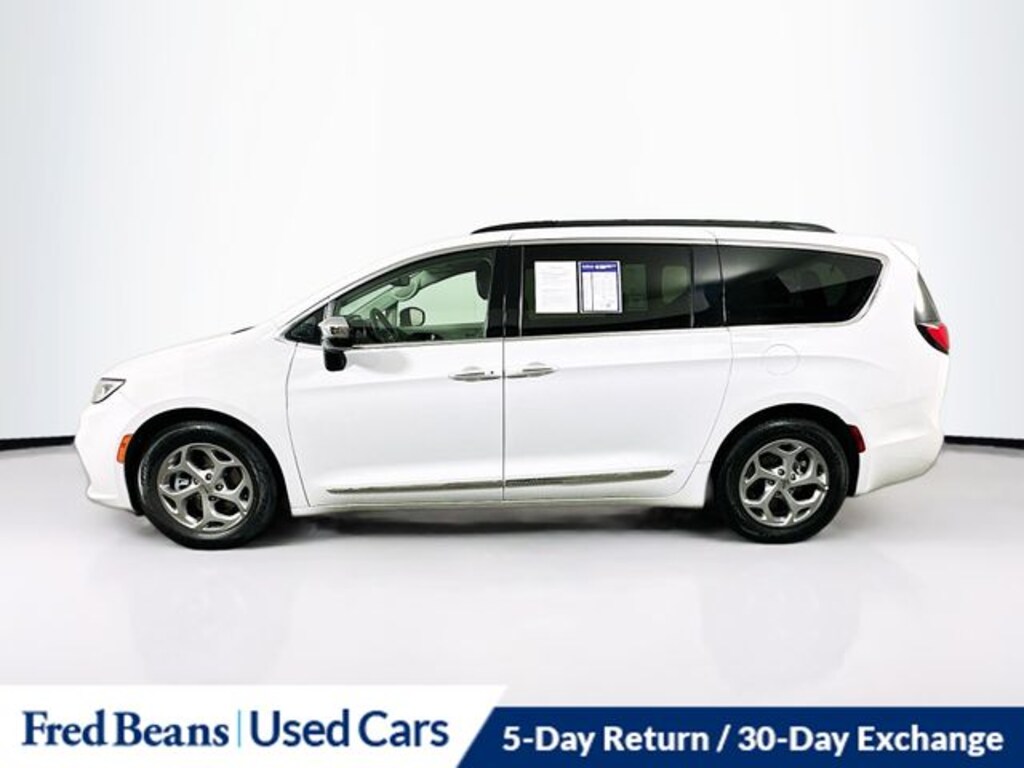 Used 2023 Chrysler Pacifica Limited Van Passenger Van
