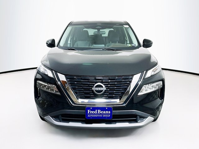 2022 Nissan Rogue SV photo 2