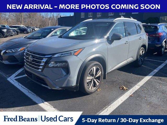 2024 Nissan Rogue SL photo 2