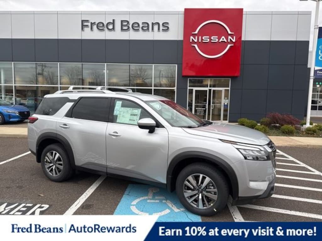 New 2025 Nissan Pathfinder SL SUV