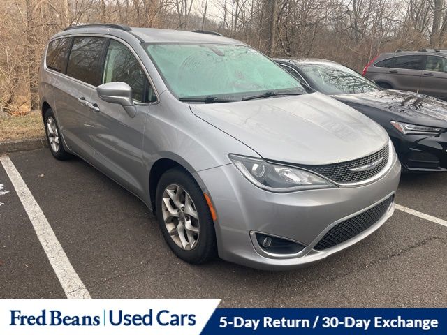 2019 Chrysler Pacifica Touring Plus's photo