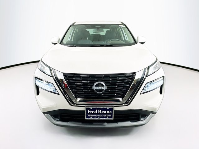 2023 Nissan Rogue SV photo 2