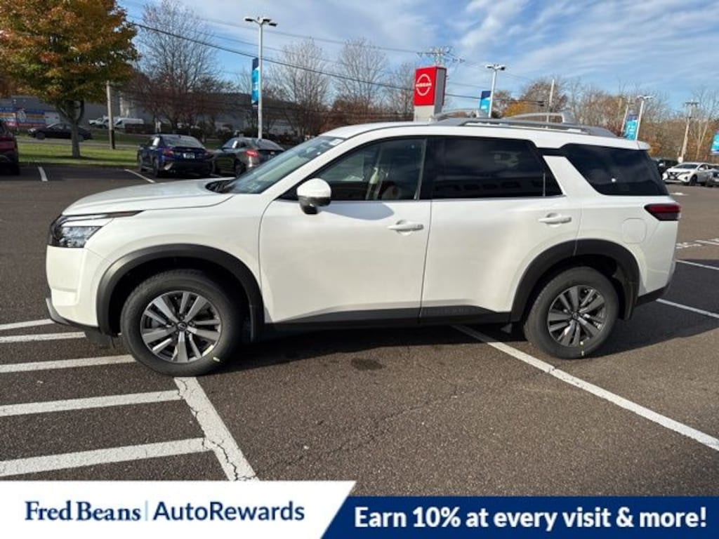 New 2025 Nissan Pathfinder SL SUV