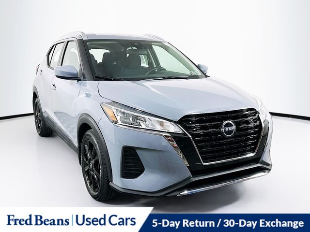 2023 Nissan Kicks SV's photo