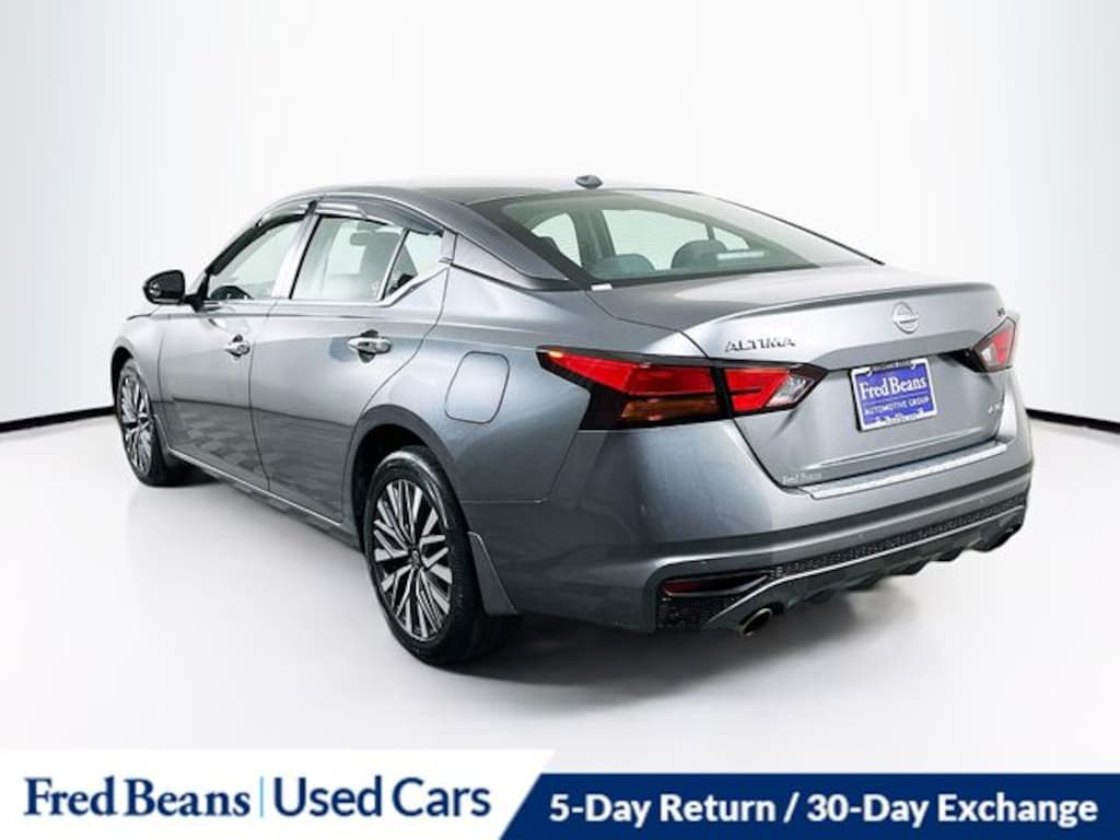 Used 2023 Nissan Altima 2.5 SV Sedan