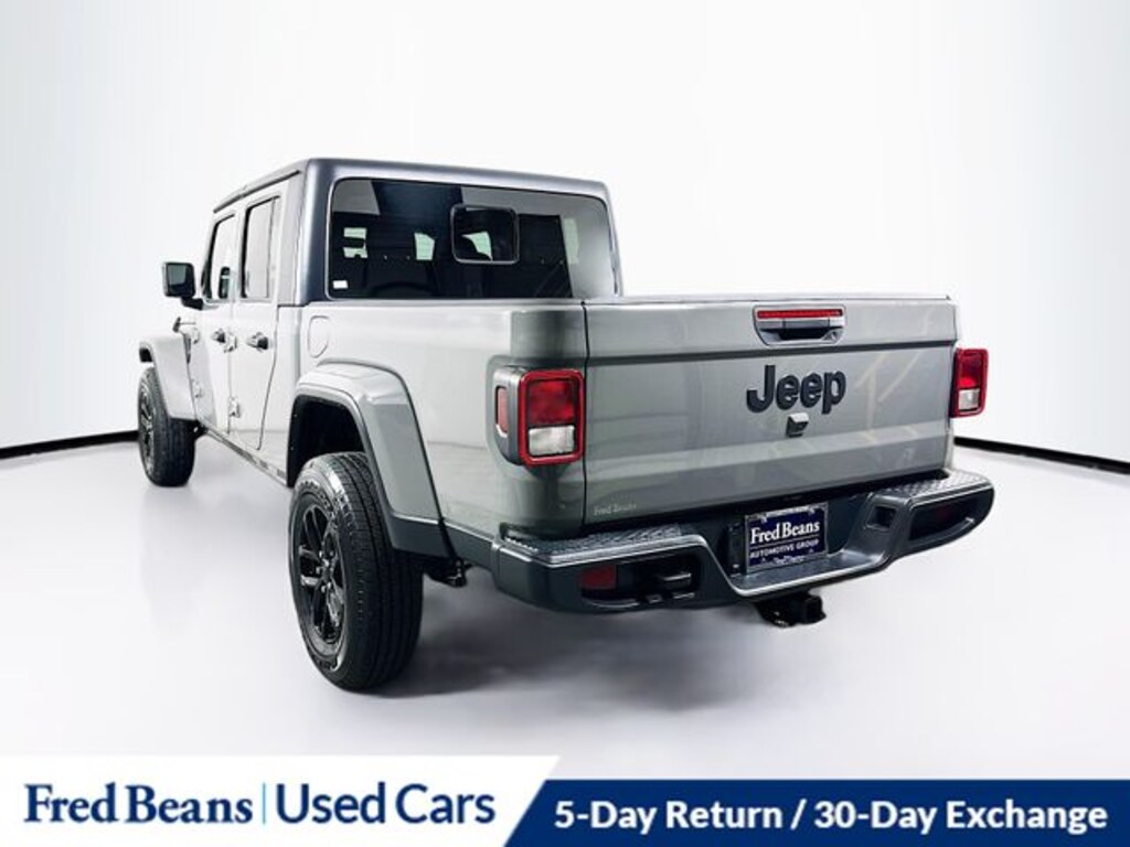 Used 2023 Jeep Gladiator Sport S Truck Crew Cab