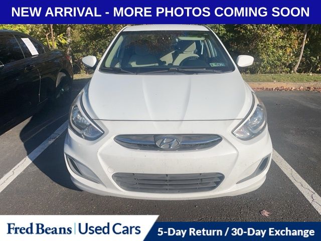 2017 Hyundai Accent SE photo 2
