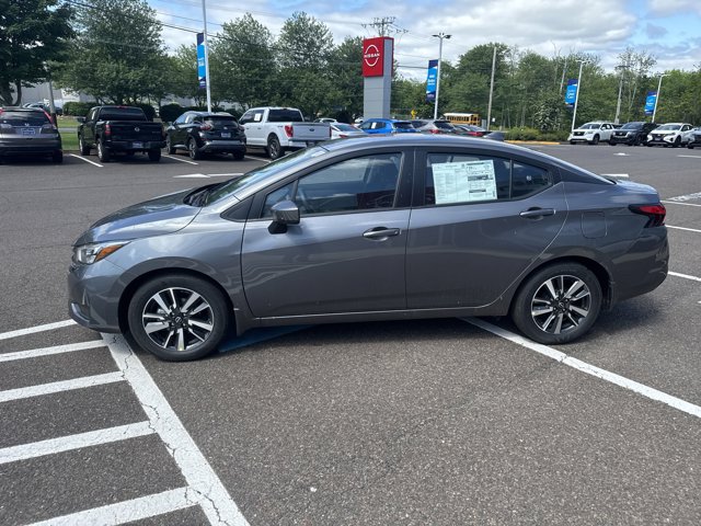 2025 Nissan Versa 1.6 SV photo 4