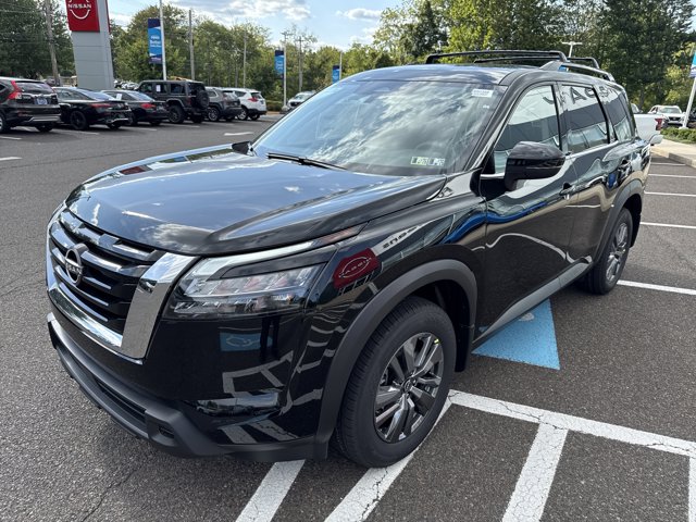 2025 Nissan Pathfinder SV photo 3