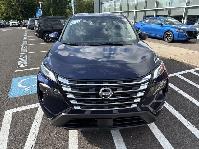 2026 Nissan Rogue SV photo 2