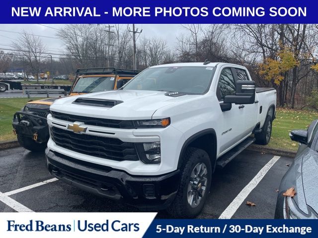 2024 Chevrolet Silverado 2500HD Custom photo 2
