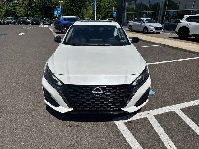 2025 Nissan Altima SR photo 2