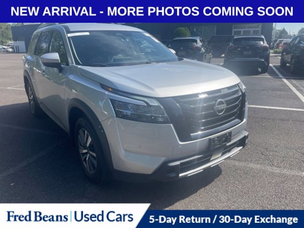 Used 2024 Nissan Pathfinder SL SUV