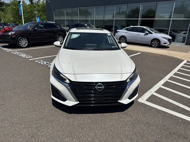 2025 Nissan Altima SV photo 2