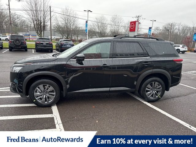 2025 Nissan Pathfinder SV photo 2