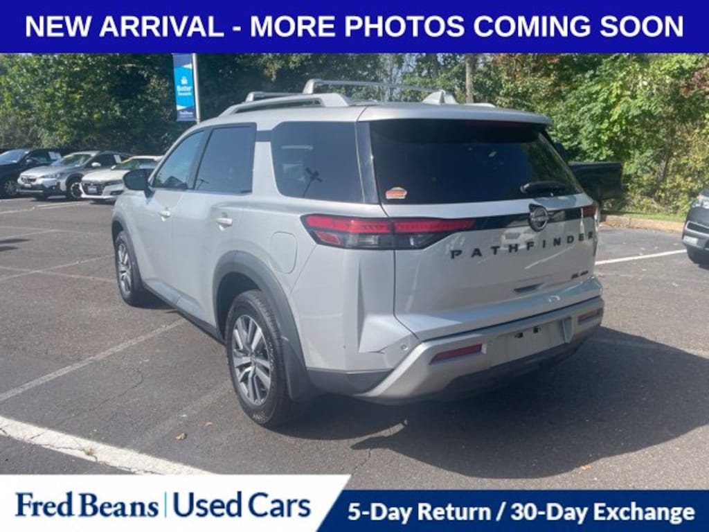 Used 2024 Nissan Pathfinder SL SUV
