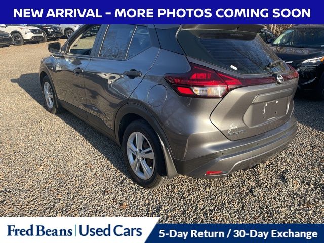 2022 Nissan Kicks S photo 3