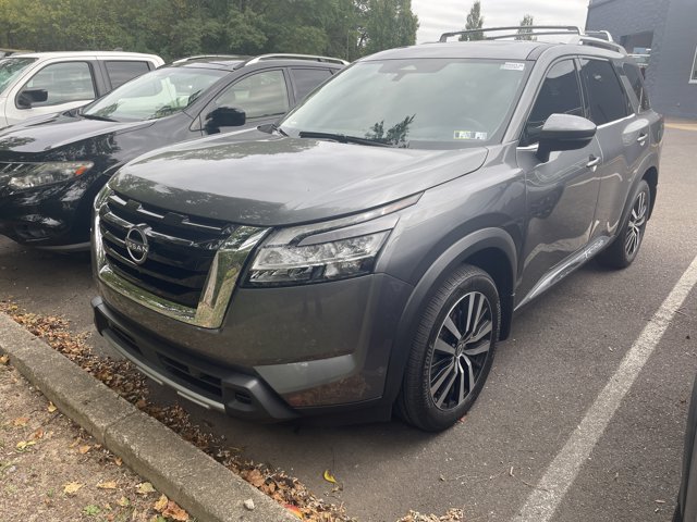 2024 Nissan Pathfinder Platinum photo 3