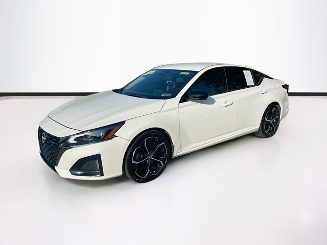 2023 Nissan Altima 2.5 SR photo 3