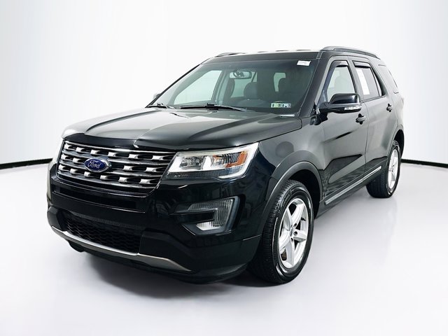 2016 Ford Explorer XLT photo 2