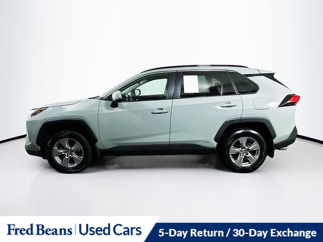 2022 Toyota RAV4 Hybrid XLE photo 3