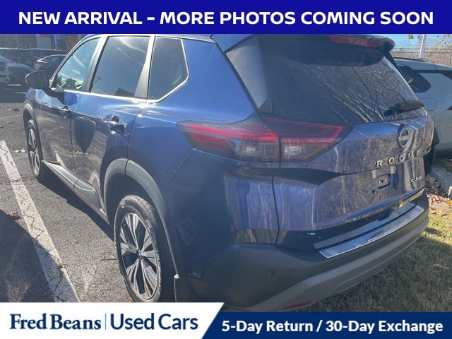 2022 Nissan Rogue SV photo 4