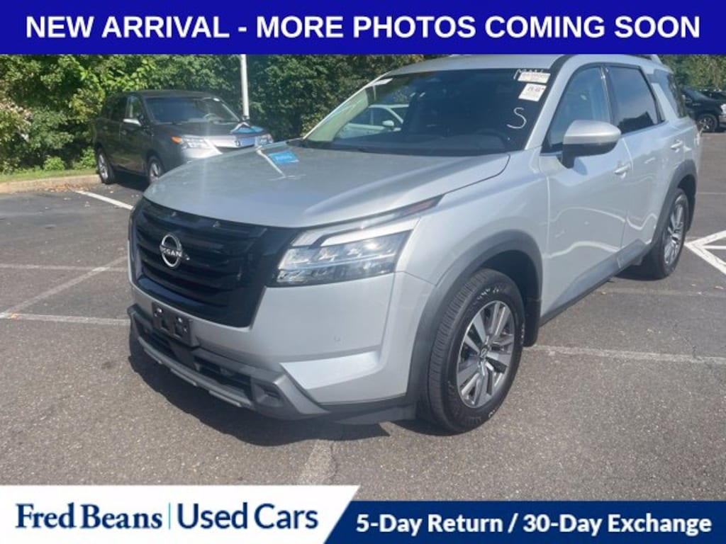 Used 2024 Nissan Pathfinder SL SUV