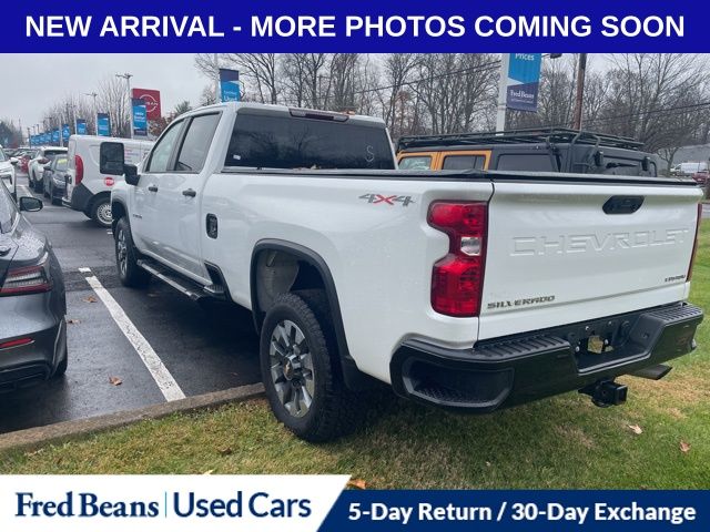 2024 Chevrolet Silverado 2500HD Custom photo 3