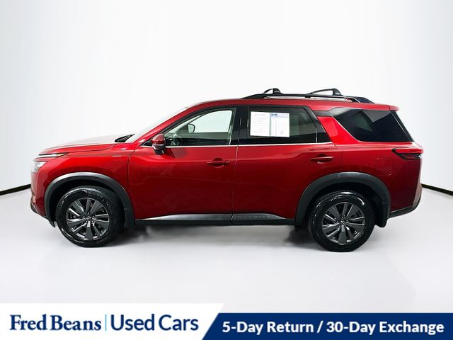2023 Nissan Pathfinder SV photo 4