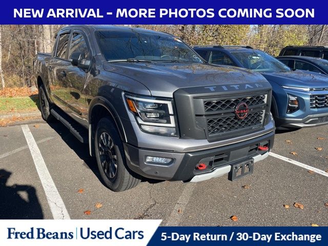 2023 Nissan Titan PRO-4X's photo