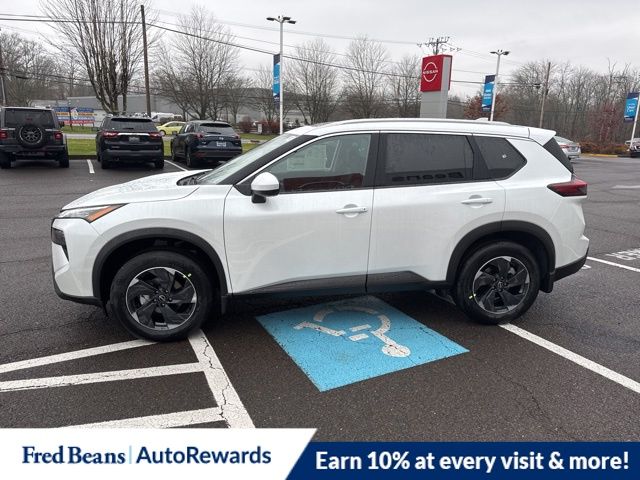 2026 Nissan Rogue SV photo 2