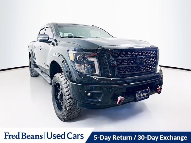 2019 Nissan Titan SV's photo