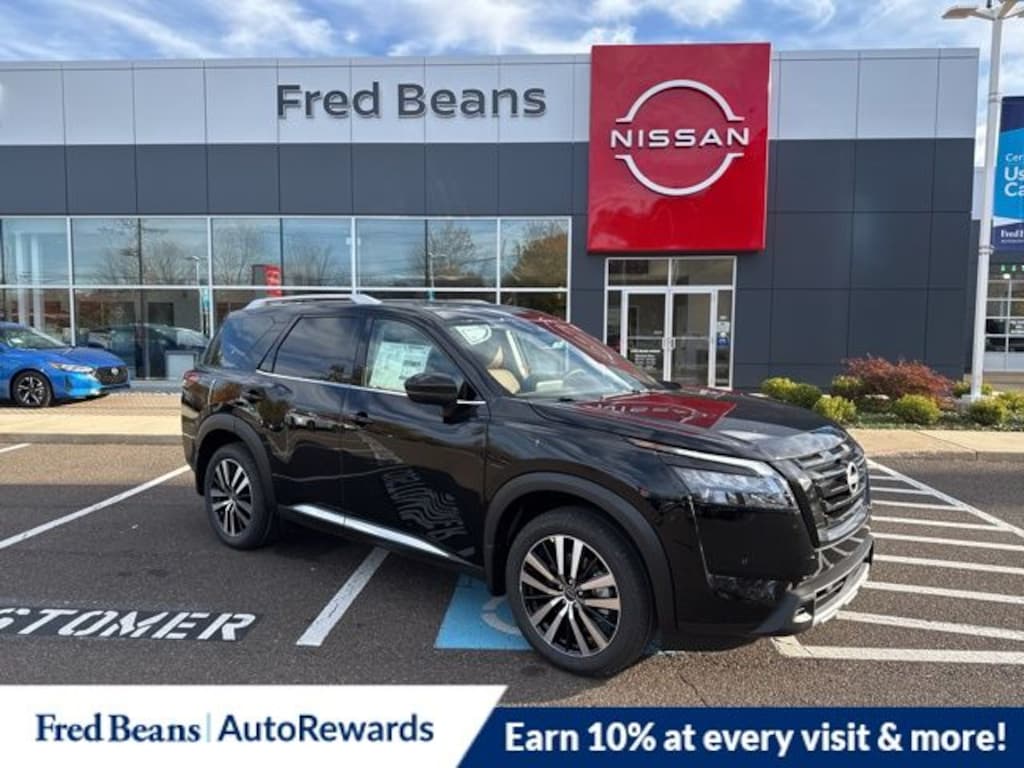 New 2025 Nissan Pathfinder Platinum SUV