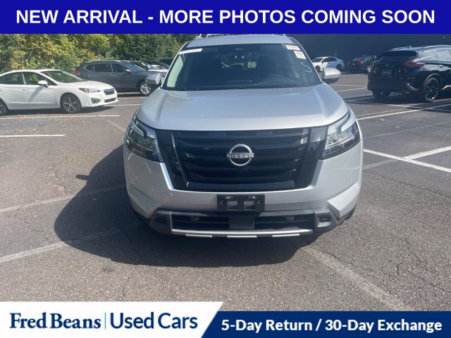 Used 2024 Nissan Pathfinder SL SUV