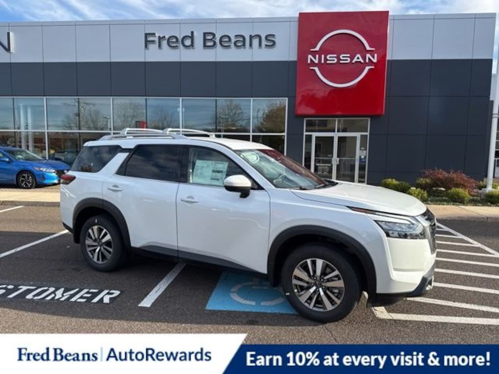 New 2025 Nissan Pathfinder SL SUV