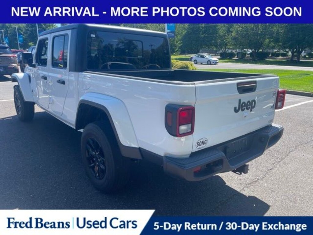 Used 2023 Jeep Gladiator Sport S Truck Crew Cab