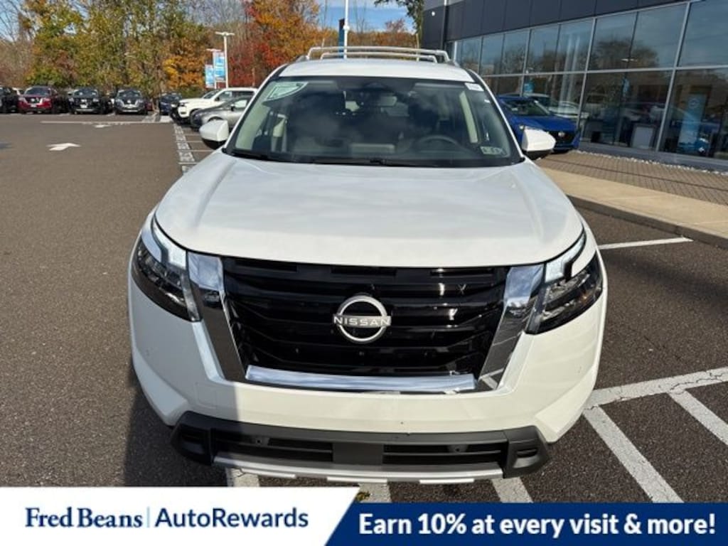 New 2025 Nissan Pathfinder SL SUV