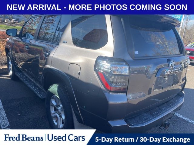 2016 Toyota 4Runner SR5 Premium photo 3