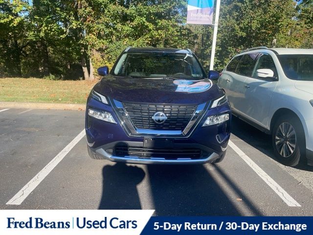 2023 Nissan Rogue Platinum photo 2