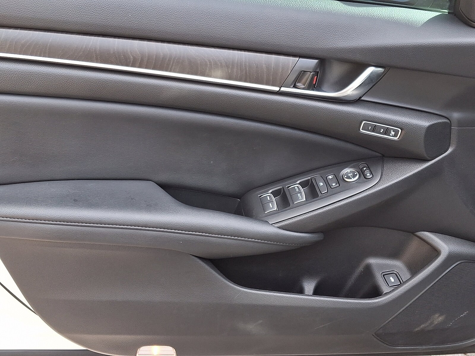 2022 Honda Accord Hybrid Touring - Photo 13