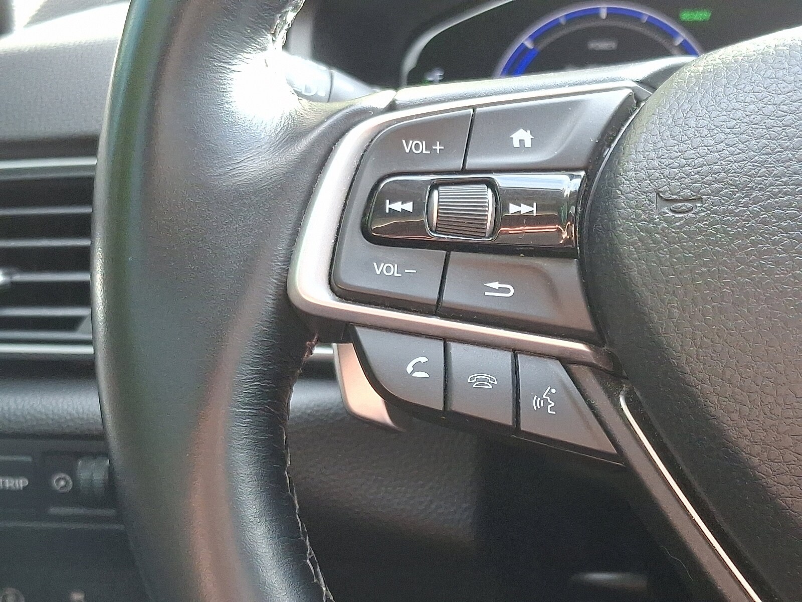 2022 Honda Accord Hybrid Touring - Photo 23