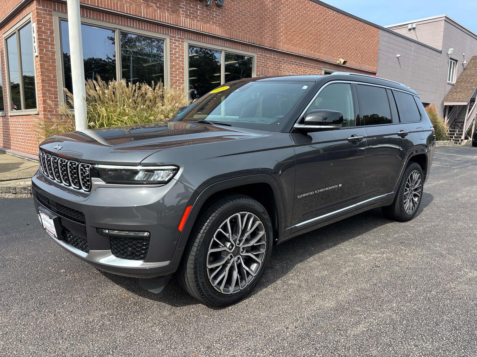 2023 Jeep Grand Cherokee L Summit Reserve's photo