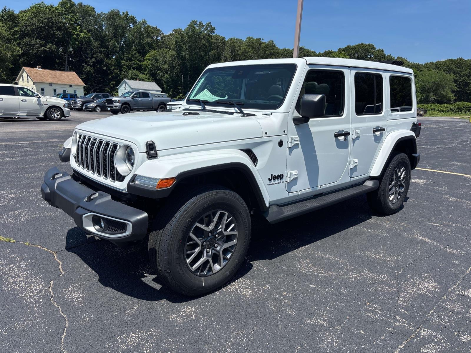 2025 Jeep Wrangler 4-Door Sahara's photo