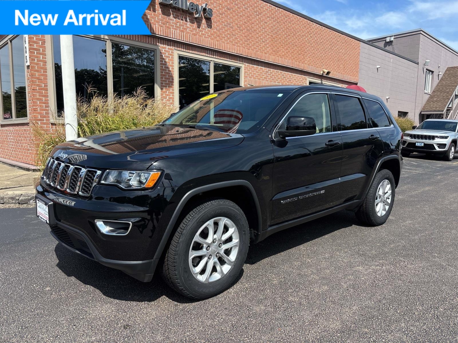 2022 Jeep Grand Cherokee WK Laredo E's photo