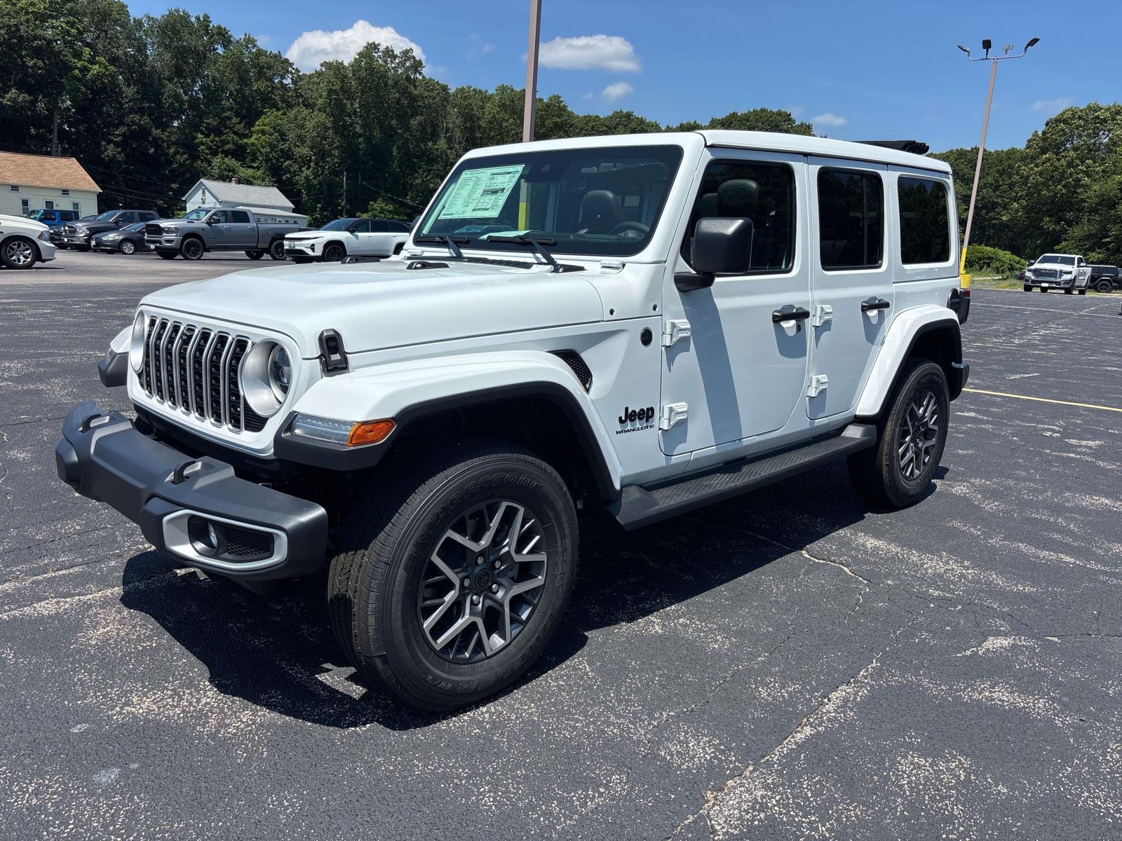 2025 Jeep Wrangler 4-Door Sahara's photo